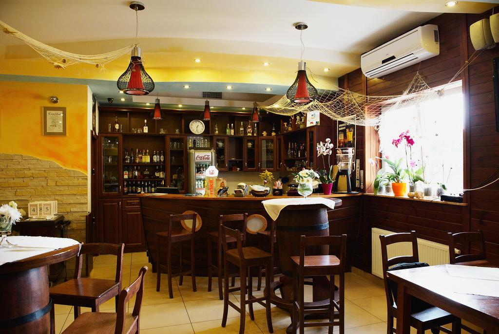 Hotel Marina Nielisz Экстерьер фото
