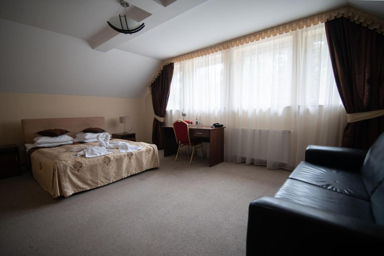 Hotel Marina Nielisz Экстерьер фото